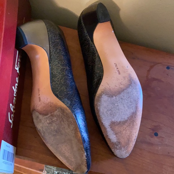 Salvatore Ferragamo use shoes - Picture 2 of 8